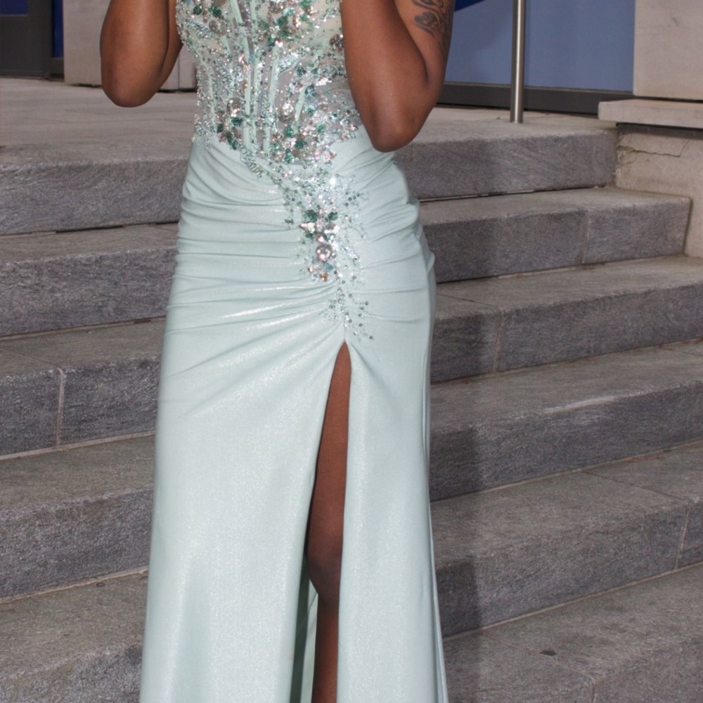 Elegant Mint Green Evening Gown